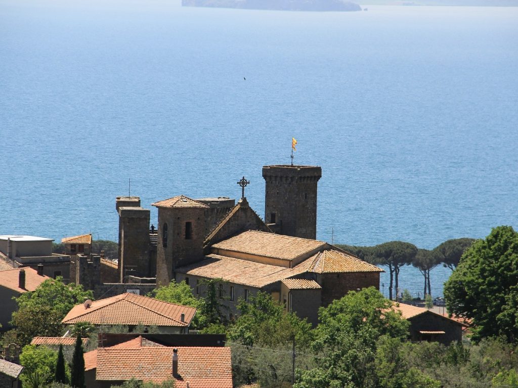 Lago di Bolsena nella Tuscia viterbese