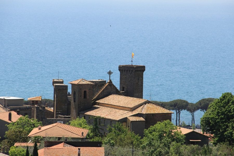 Lago di Bolsena nella Tuscia viterbese